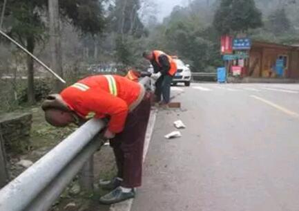 �ޏ�(f��)��ײ�����o(h��)��