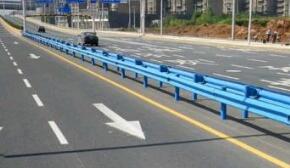 波形防撞護(hù)欄