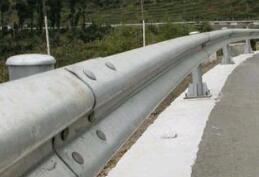 波形護(hù)欄設(shè)置高度標(biāo)準(zhǔn)解析