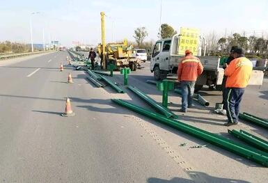 ���˸��Q���b